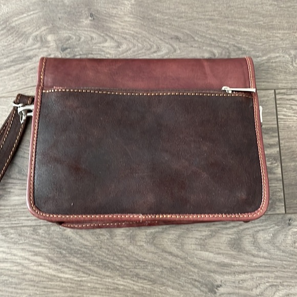 Black buffalo genuine leather unisex shoulder bag - Picture 8 of 9